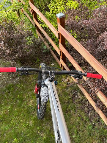 Tweedehands Commencal META TR RACE 2022 2022 Mountainbike — afbeelding 13 van 17