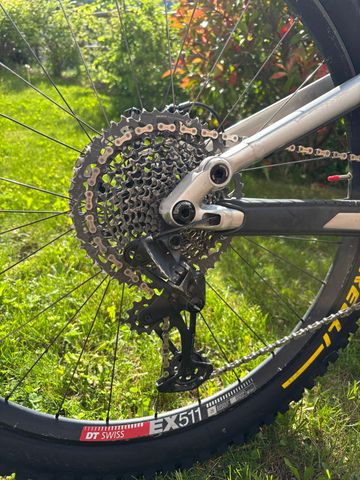 Tweedehands Commencal META TR RACE 2022 2022 Mountainbike — afbeelding 16 van 17