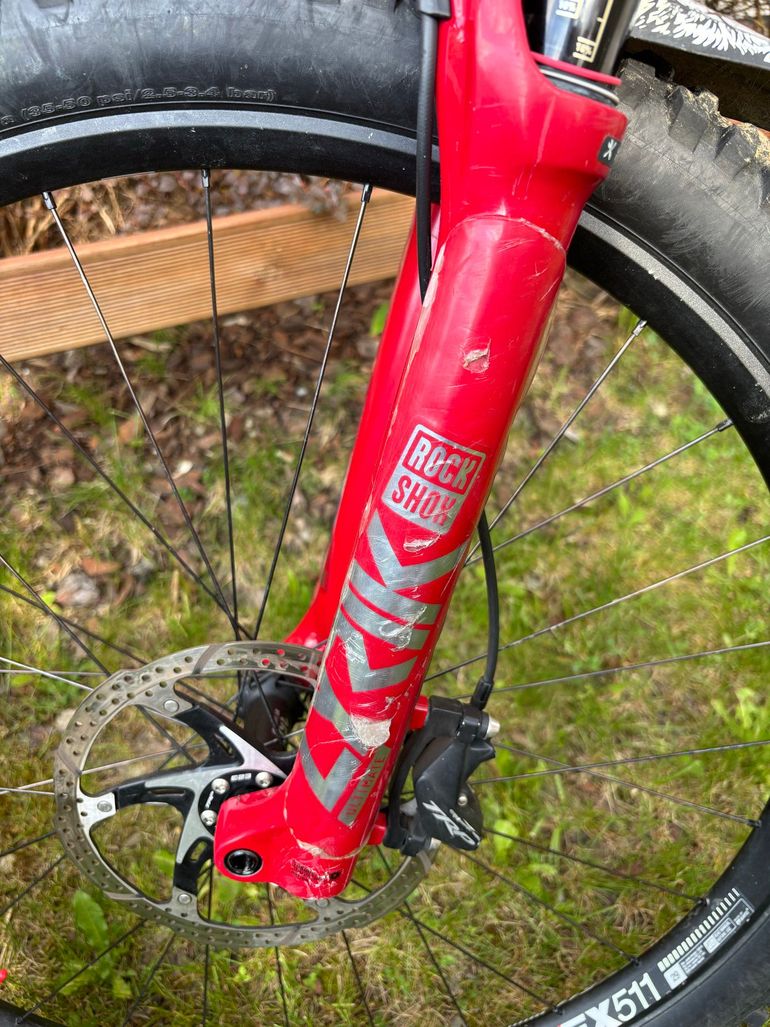 Tweedehands Commencal META TR RACE 2022 2022 Mountainbike — afbeelding 12 van 17