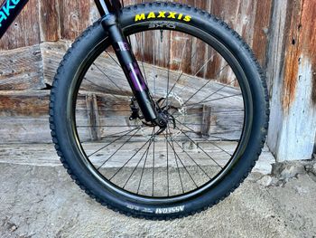 Used Mondraker Raze SRAM X0 Eagle AXS (T-Type) 2023 Mountainbike, Purple — image 4 of 11