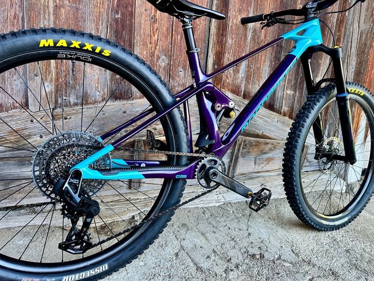Used Mondraker Raze SRAM X0 Eagle AXS (T-Type) 2023 Mountainbike, Purple — image 2 of 11