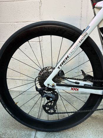 Used Trek Madone SLR 6 Gen 6 2021 2021 Road & Gravel, White — image 11 of 17