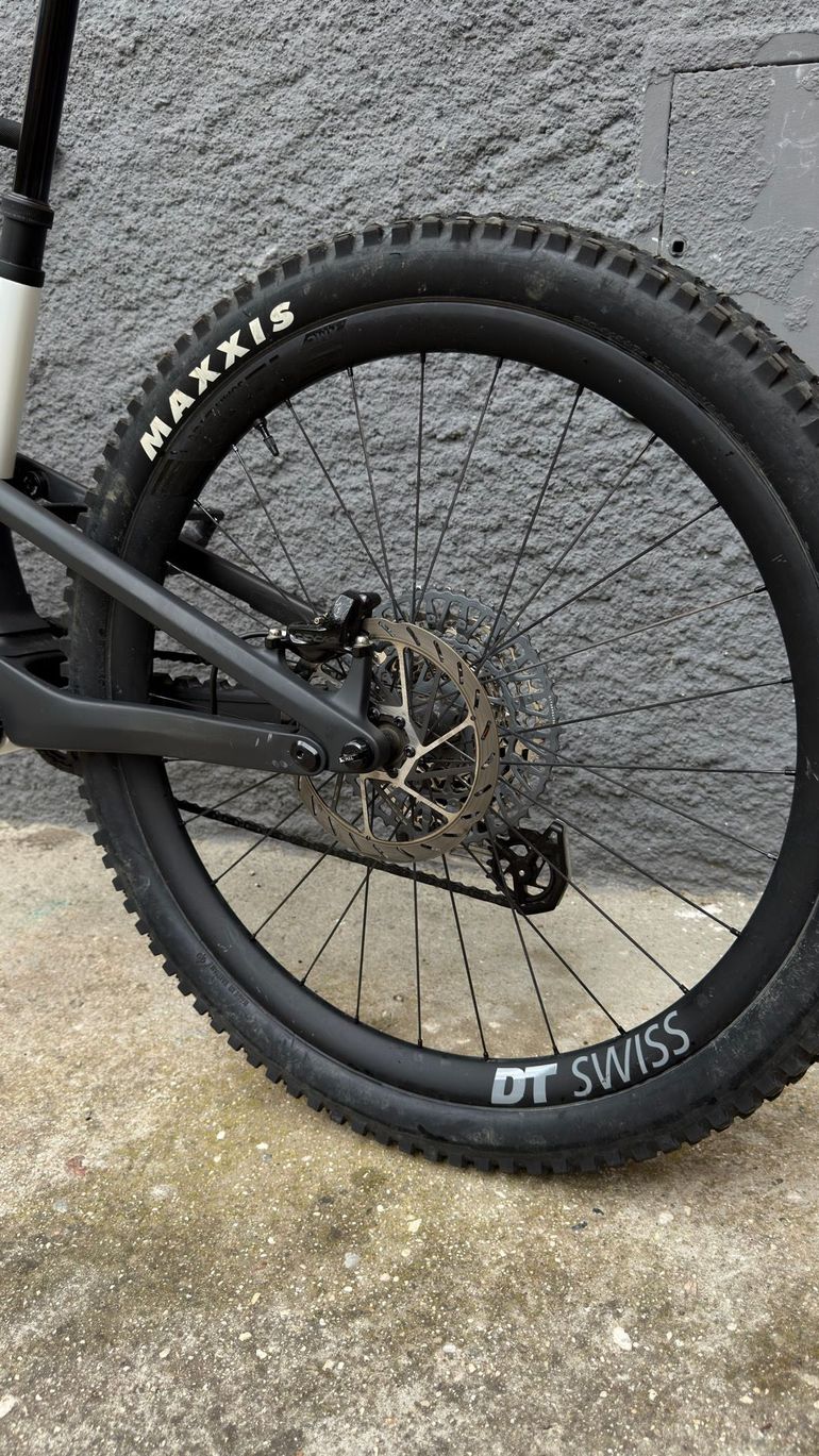 Used Canyon Spectral CF LTD 2024 2024 Mountainbike — image 5 of 10