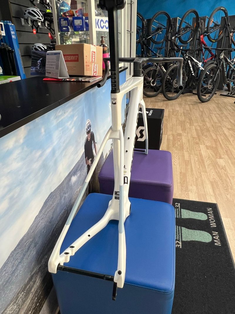 Megamo PULSE 04 SLR 2026 Frameset 2026 Road & Gravel d'occasion — image 3 sur 12