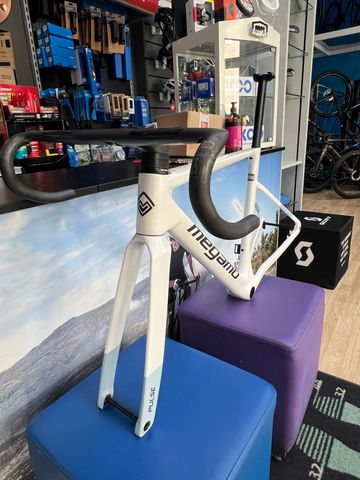 Megamo PULSE 04 SLR 2026 Frameset 2026 Road & Gravel d'occasion — image 9 sur 12
