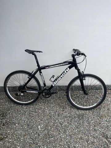Used Bianchi Custom Shimano Deore XT 2015 Mountainbike, Black — image 1 of 3
