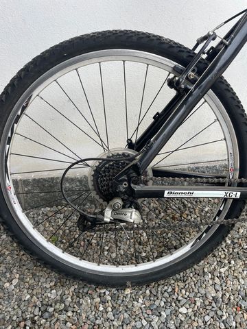 Used Bianchi Custom Shimano Deore XT 2015 Mountainbike, Black — image 3 of 3
