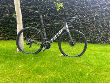 Factor Ostro SRAM Rival eTap AXS 2024 Road & Gravel de segunda mano