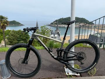 Gebrauchtes Giant Anthem Advanced 29 2 2024 2024 Mountainbike, Hellgrau, 29 — Bild 2 von 9