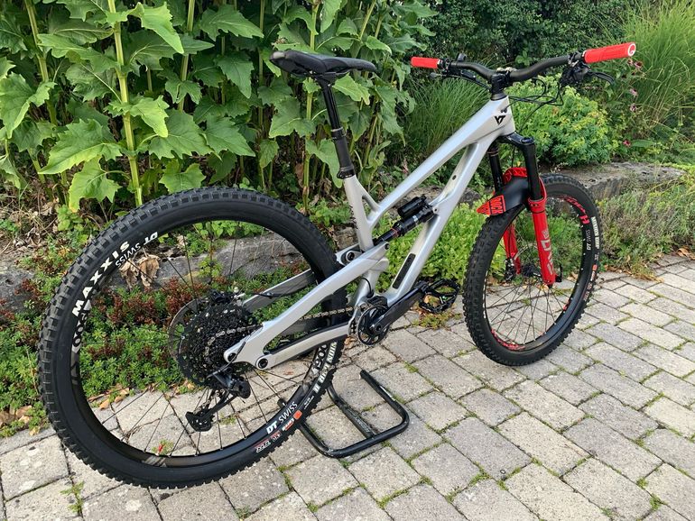 Used YT YT Custom SRAM GX Eagle 2021 Mountainbike, Hellgrau — image 1 of 12
