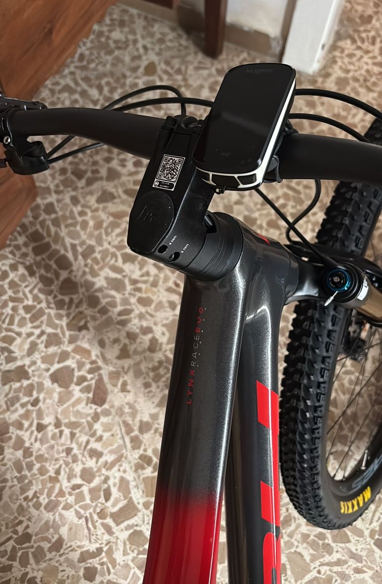 Used BH LYNX RACE EVO CARBON 8.5 2022 2022 Mountainbike, Gris claro — image 5 of 6