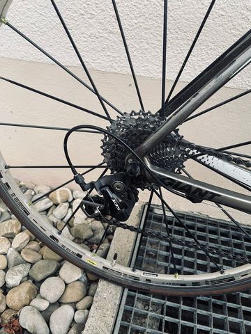 Used Giant Defy Composite 2 2014 2014 Road & Gravel, Light Gray — image 12 of 12