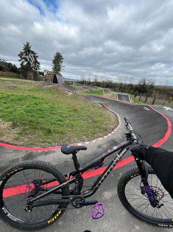 Used Commencal META SX ESSENTIAL 2 2022 Frameset 2022 Mountainbike — image 3 of 4