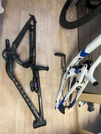 Used Commencal META SX ESSENTIAL 2 2022 Frameset 2022 Mountainbike — image 2 of 4