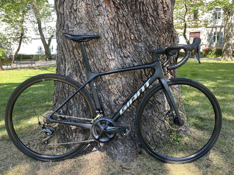Used Giant TCR Advanced 1 Disc 2021 2021 Road & Gravel, Black — image 1 of 8
