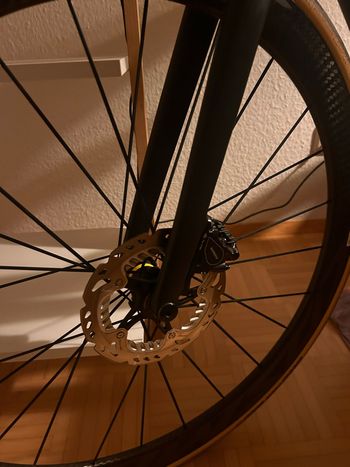 Used Canyon Ultimate CF SL Disc 8.0 Aero 2019 2019 Road & Gravel, Black — image 2 of 5