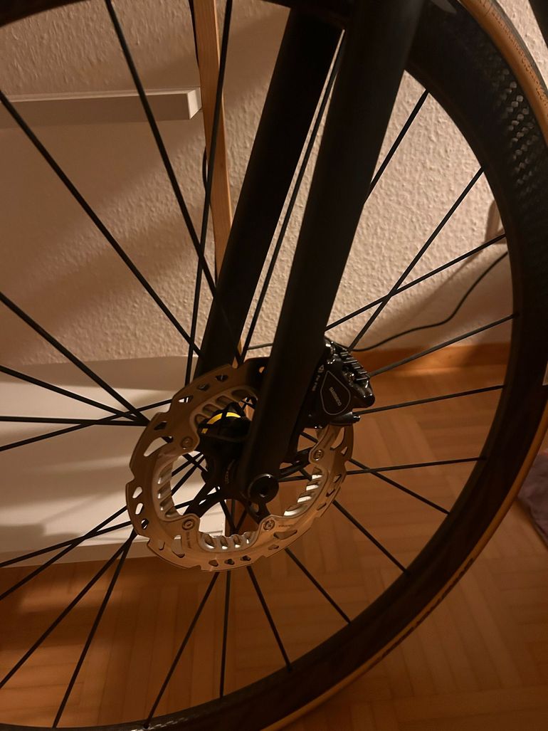 Used Canyon Ultimate CF SL Disc 8.0 Aero 2019 2019 Road & Gravel, Black — image 2 of 5