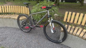 Used Gilbertson Custom Shimano SLX 2016 Mountainbike, Light Gray — image 3 of 15