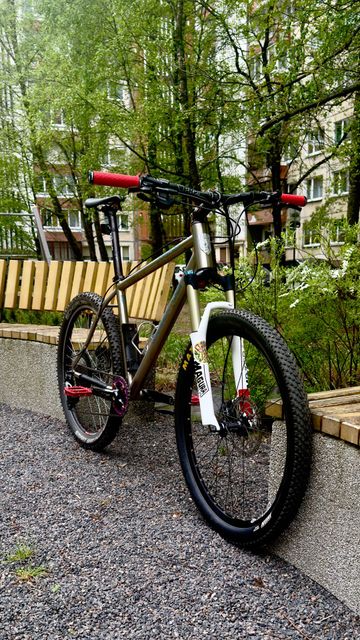 Used Gilbertson Custom Shimano SLX 2016 Mountainbike, Light Gray — image 1 of 15