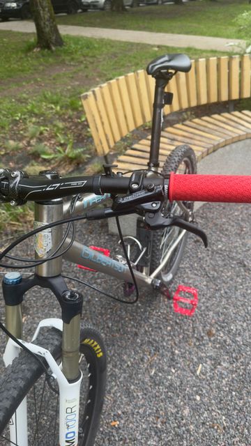 Used Gilbertson Custom Shimano SLX 2016 Mountainbike, Light Gray — image 7 of 15