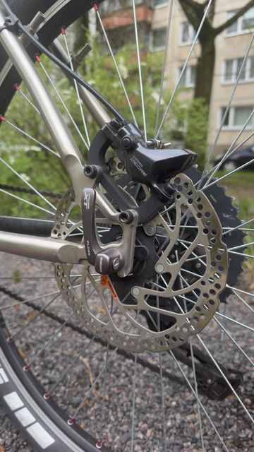 Used Gilbertson Custom Shimano SLX 2016 Mountainbike, Light Gray — image 12 of 15
