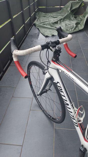 Used Specialized Tarmac Shimano Ultegra 2012 Road & Gravel, White — image 3 of 6