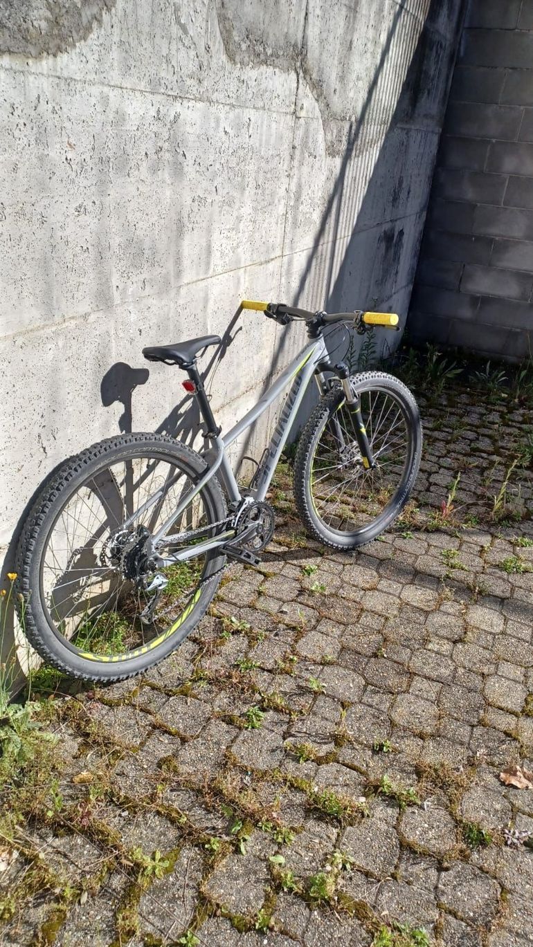 Used Specialized Men's Pitch Comp 27.5 2018 2018 Mountainbike, Light Gray, 27.5 — image 6 of 7