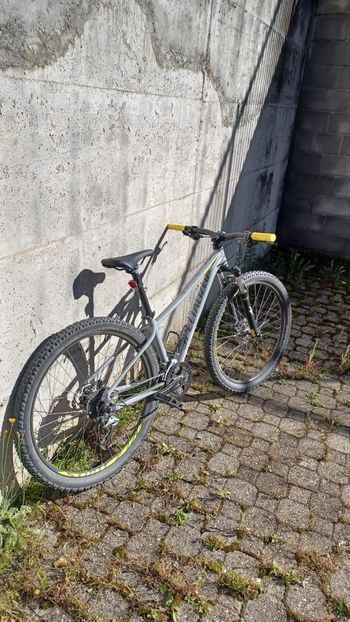 Used Specialized Men's Pitch Comp 27.5 2018 2018 Mountainbike, Light Gray, 27.5 — image 7 of 7
