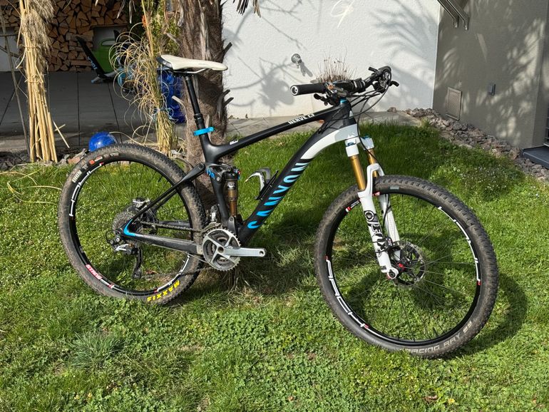 Used Canyon Nerve CF 9.0 LTD 2014 2014 Mountainbike — image 1 of 3