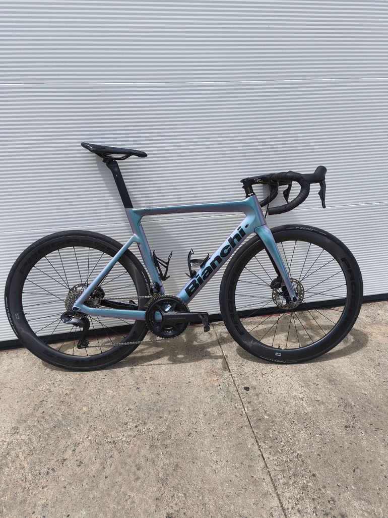 Used Bianchi Aria - Ultegra Di2 2022 2022 Road & Gravel — image 1 of 13