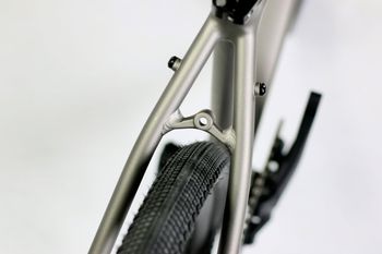 Used Mai Mai Indie 600 Aluminium Gravelbike Shimano GRX 600 1x11 2026 Road & Gravel, Hellgrau — image 10 of 10