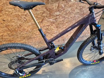 Used Santa Cruz Nomad 90 2026 2026 Mountainbike, Purple, 29, 27.5 — image 3 of 6
