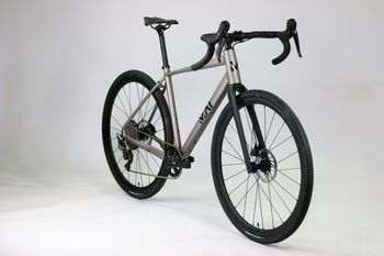 Used Mai Indie 600 Aluminium Gravelbike Shimano GRX 600 1x11 2026 Road & Gravel, Hellgrau — image 4 of 7