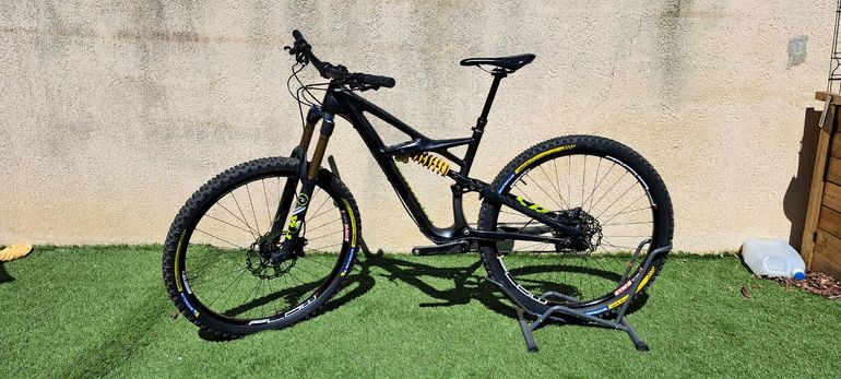 Used Specialized Enduro Expert Carbon 29 2016 2016 Mountainbike — image 2 of 4