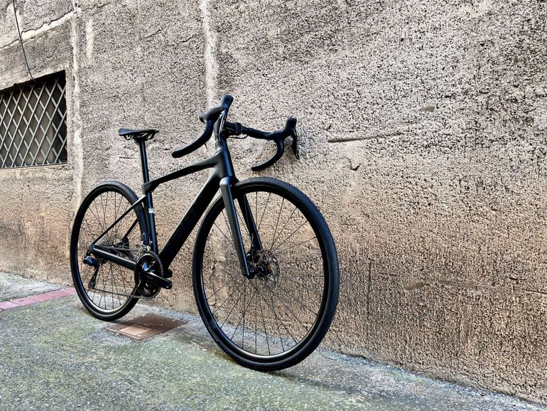Used BMC Roadmachine TWO 2026 2026 Road & Gravel, Black — image 9 of 18
