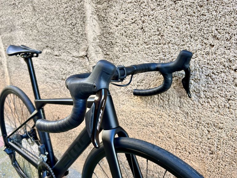 Used BMC Roadmachine TWO 2026 2026 Road & Gravel, Black — image 8 of 18