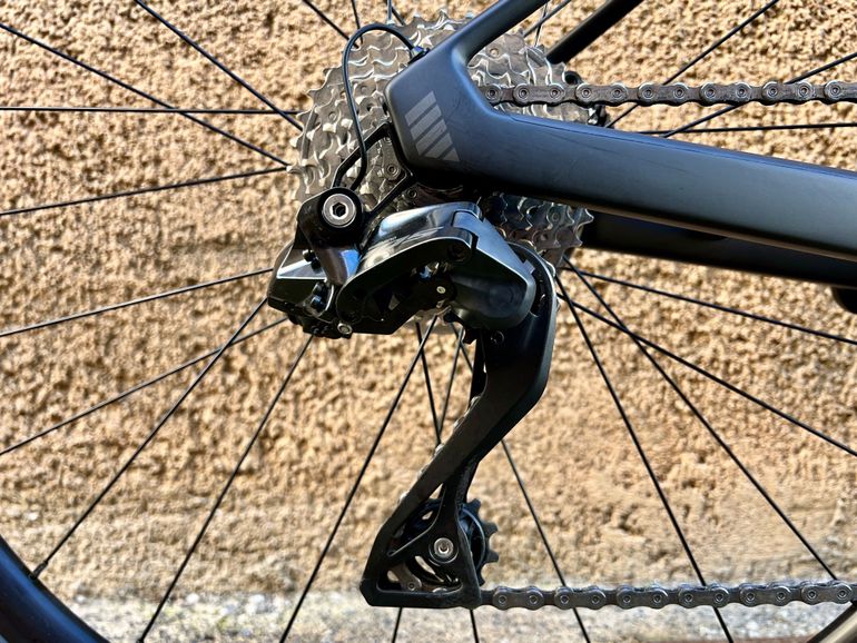 Used BMC Roadmachine TWO 2026 2026 Road & Gravel, Black — image 6 of 18