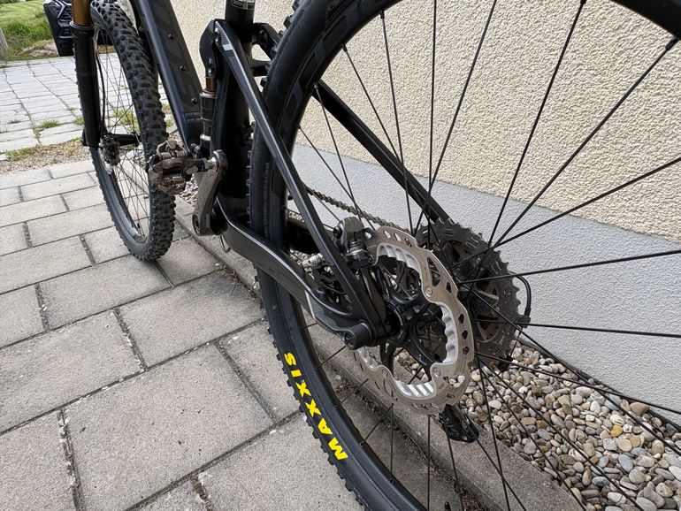 Used Scott Spark 700 Premium 2017 2017 Mountainbike, Black, 27.5 — image 9 of 12