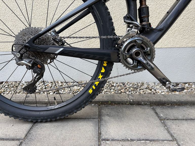 Used Scott Spark 700 Premium 2017 2017 Mountainbike, Black, 27.5 — image 2 of 12
