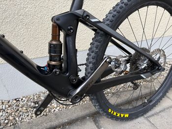 Used Scott Spark 700 Premium 2017 2017 Mountainbike, Black, 27.5 — image 6 of 12