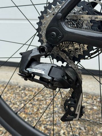 Giant Defy Advanced E+ Elite 1 2025 2025 Road & Gravel d'occasion — image 2 sur 17