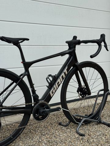 Giant Defy Advanced E+ Elite 1 2025 2025 Road & Gravel d'occasion — image 1 sur 17