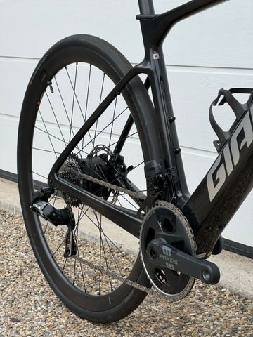Giant Defy Advanced E+ Elite 1 2025 2025 Road & Gravel d'occasion — image 4 sur 17