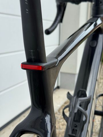 Giant Defy Advanced E+ Elite 1 2025 2025 Road & Gravel d'occasion — image 10 sur 17
