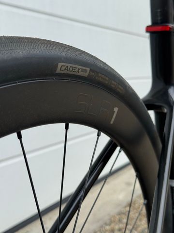 Giant Defy Advanced E+ Elite 1 2025 2025 Road & Gravel d'occasion — image 6 sur 17