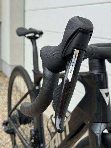 Giant Defy Advanced E+ Elite 1 2025 2025 Road & Gravel d'occasion — image 11 sur 17