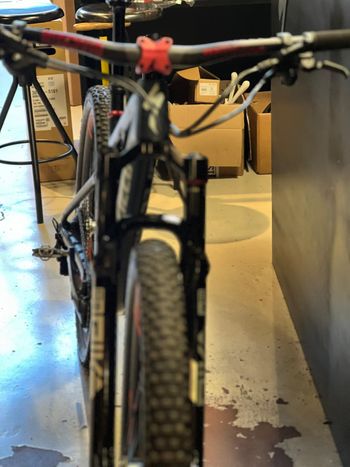 Used Specialized Epic Shimano SLX 2021 Mountainbike, Blue, 29 — image 9 of 12