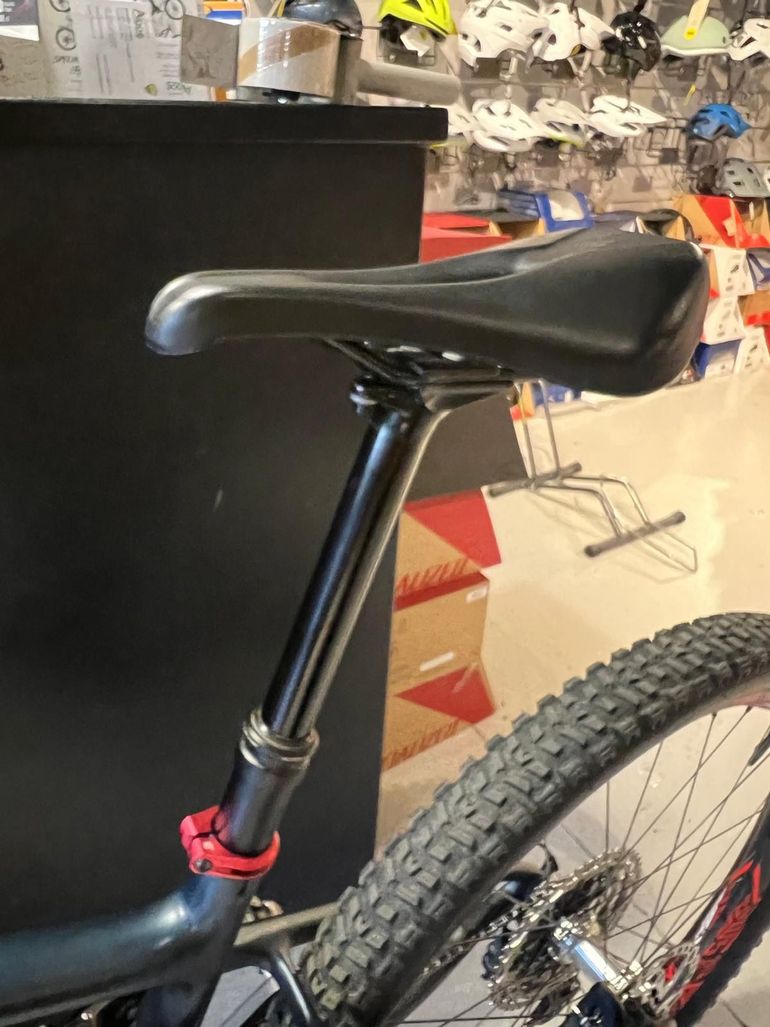 Used Specialized Epic Shimano SLX 2021 Mountainbike, Blue, 29 — image 6 of 12