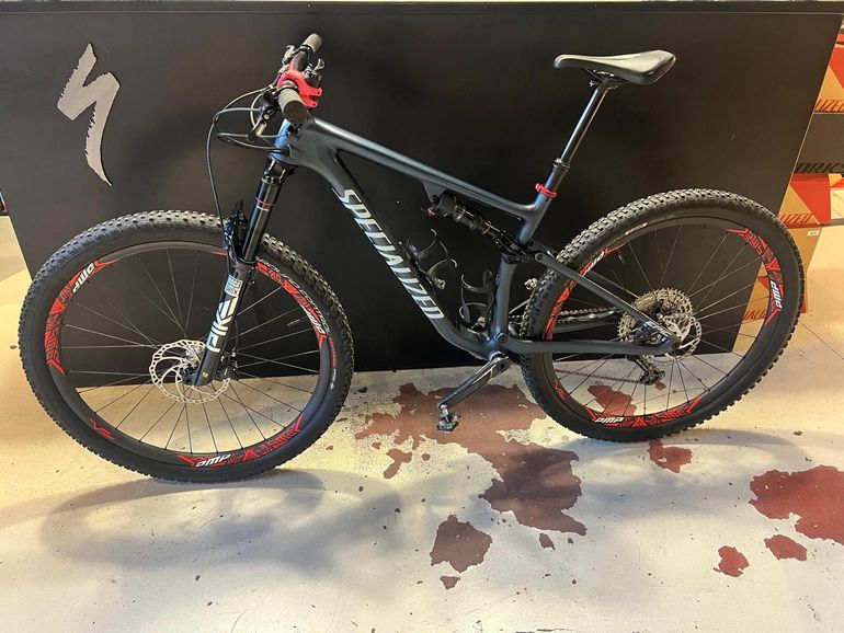 Used Specialized Epic Shimano SLX 2021 Mountainbike, Blue, 29 — image 2 of 12