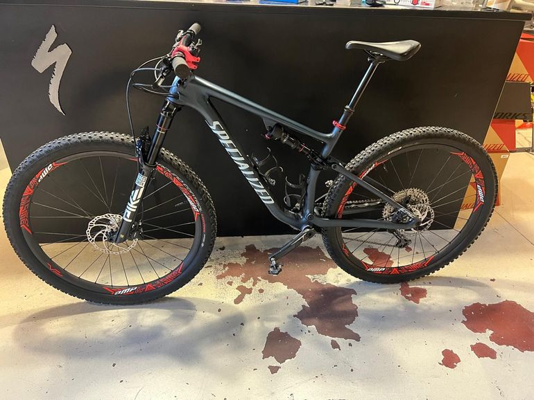Used Specialized Epic Shimano SLX 2021 Mountainbike, Blue, 29 — image 4 of 12
